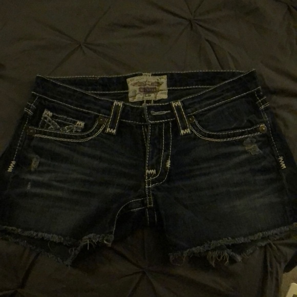 Shorts - Picture 2 of 5